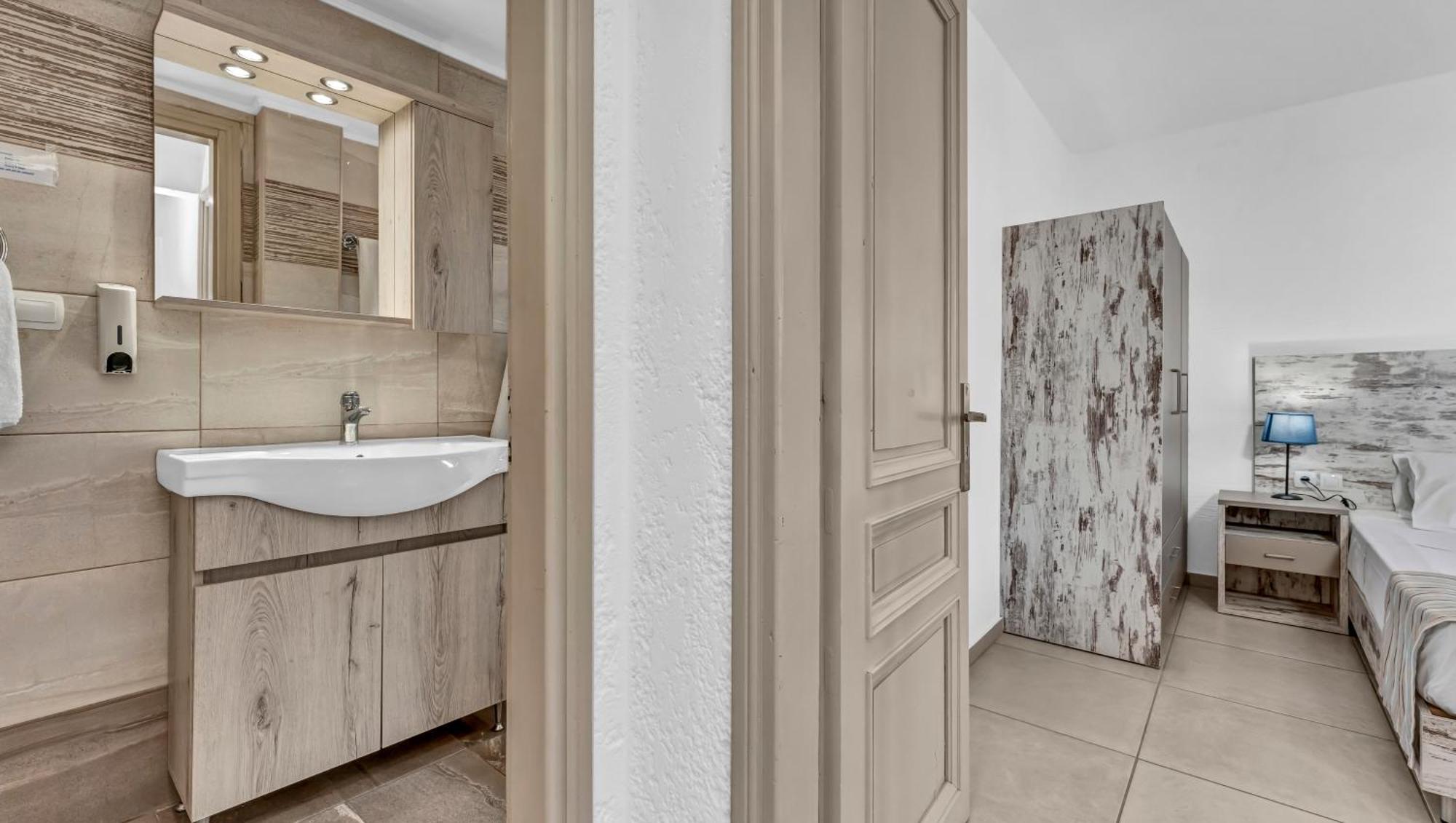 Evina Rooms&Suites Kokkini Hani Dış mekan fotoğraf