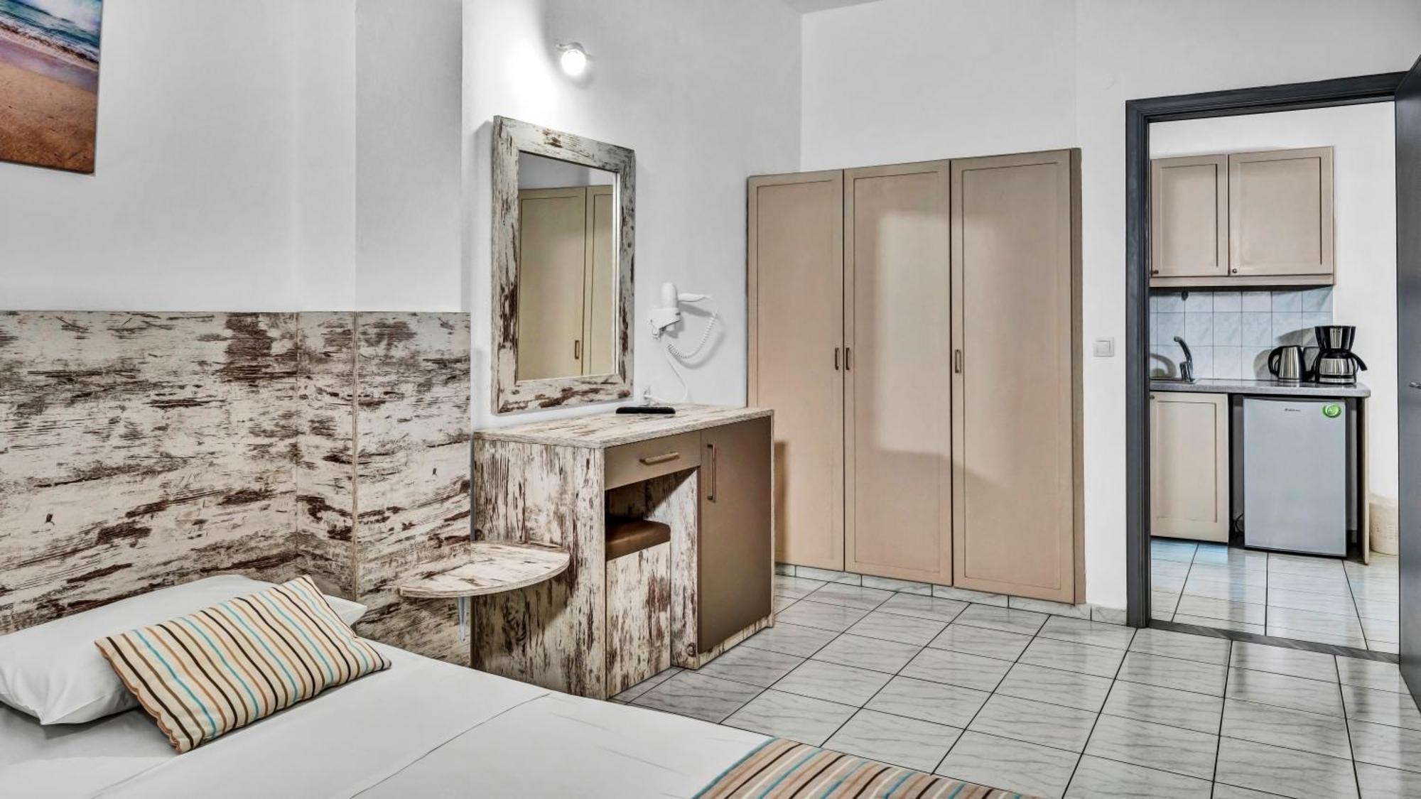 Evina Rooms&Suites Kokkini Hani Dış mekan fotoğraf